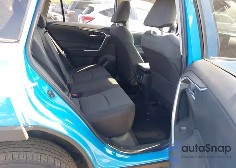 2019 Toyota Rav4 Xle z USA, uszkodzony, nr VIN JTMP1RFV0KJ004470